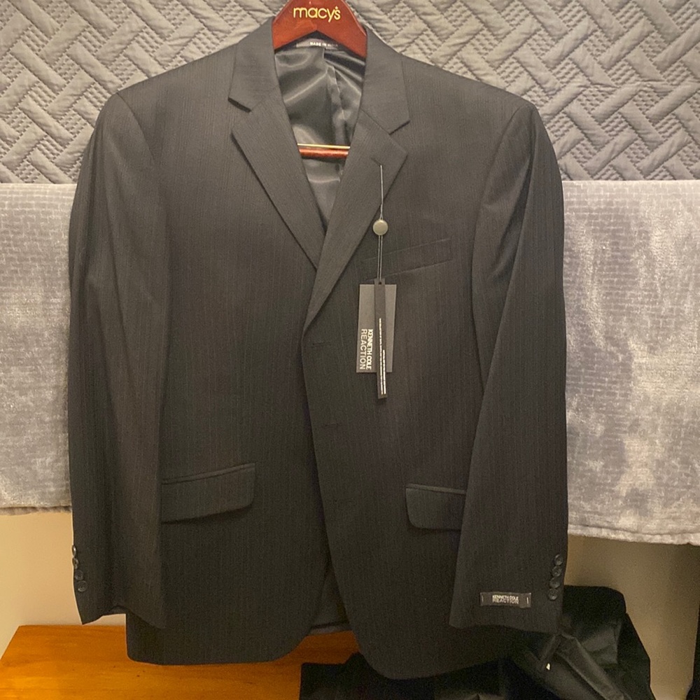 kenneth cole men’s suit brand new with tags
